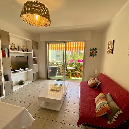 Chez Virginie : Appartement Lumineux Au Calme. Fréjus Exteriör bild