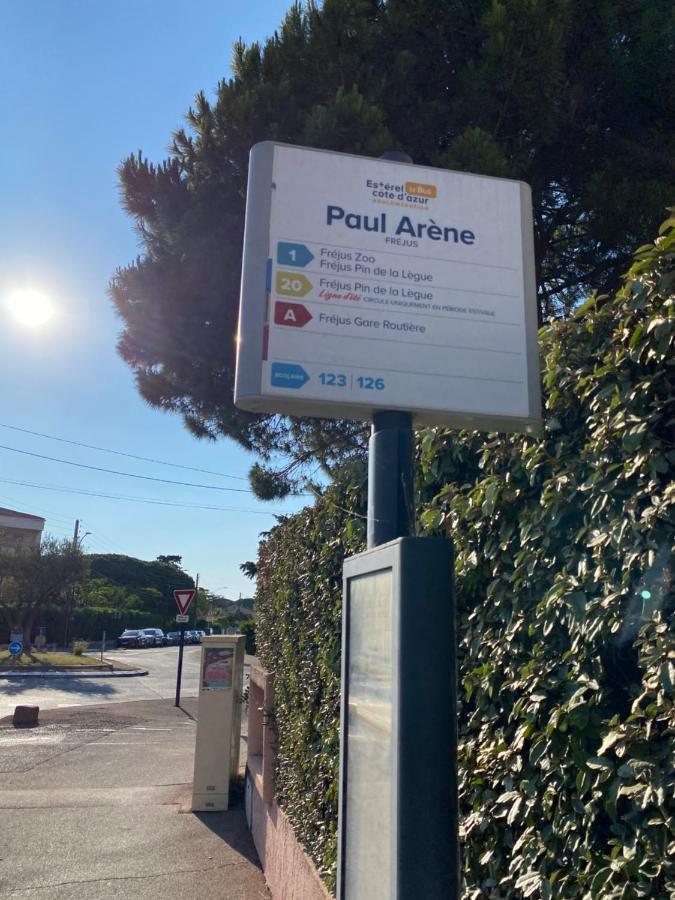 Chez Virginie : Appartement Lumineux Au Calme. Fréjus Exteriör bild