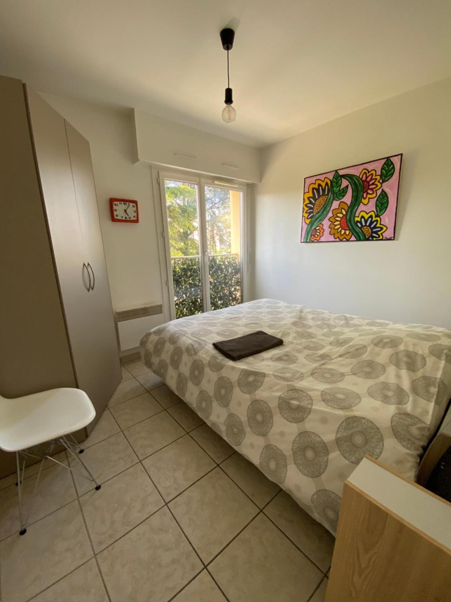 Chez Virginie : Appartement Lumineux Au Calme. Fréjus Exteriör bild